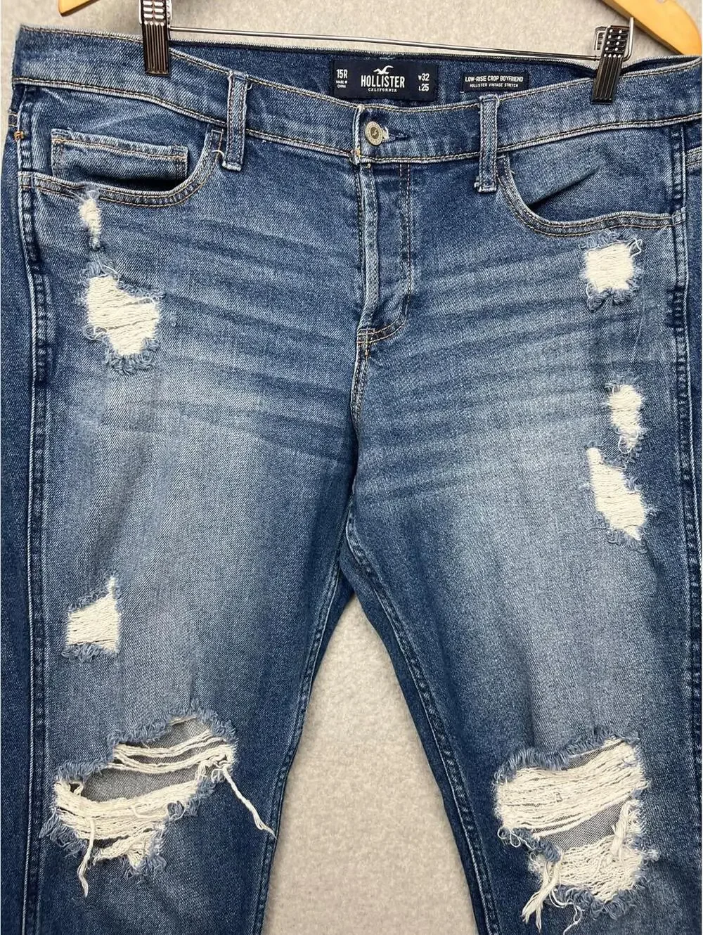 Hollister Jeans low rise Crop boyfriend vintage stretch Jeans size 15R 32W/25L